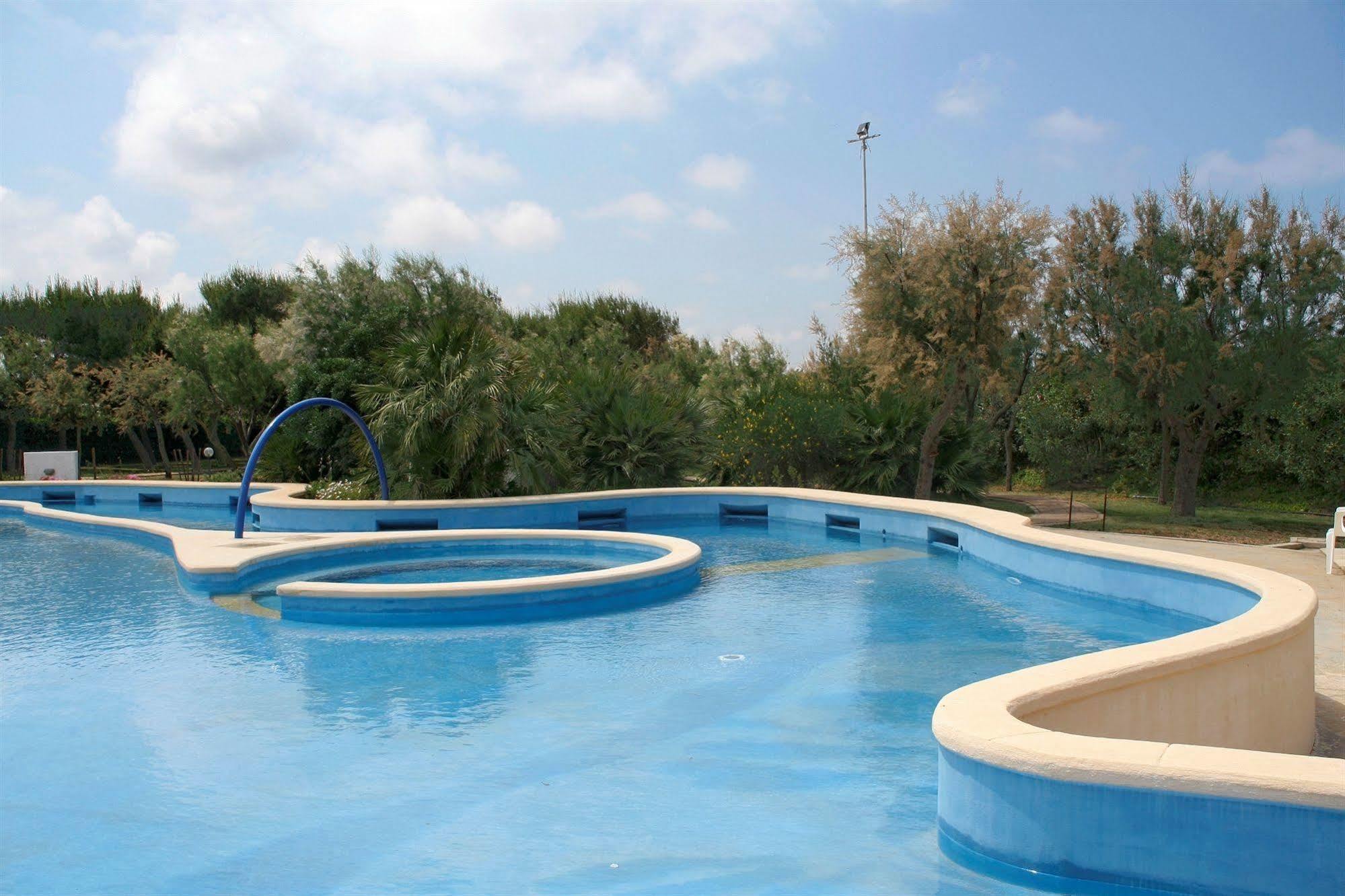 Camping Villaggio Lamaforca Торре-Санта-Сабина Экстерьер фото